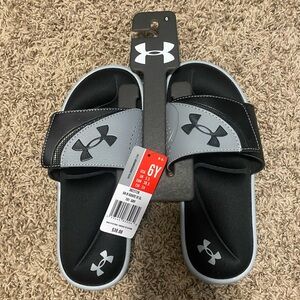NWT Under Armour Kids Black and Gray Slide Sandals size 6 Y
